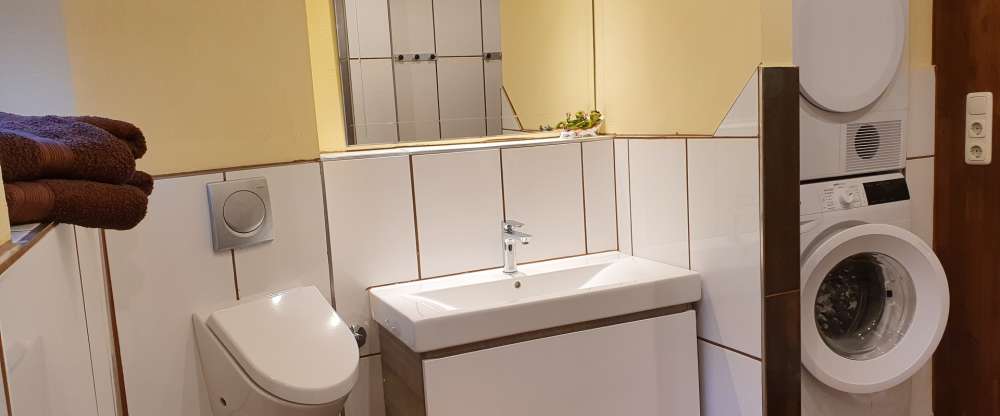 fewoarnstadt - Badezimmer
