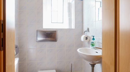 fewoarnstadt - Badezimmer