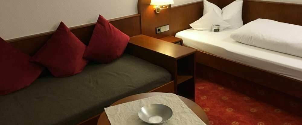 Einzelzimmer "Komfort" Bergseite