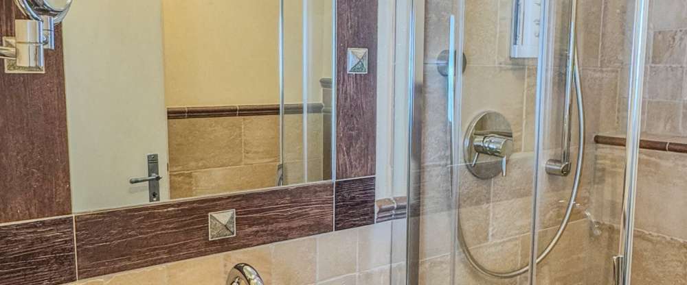 Flair Hotel Zum Schwarzen Reiter - Badezimmer