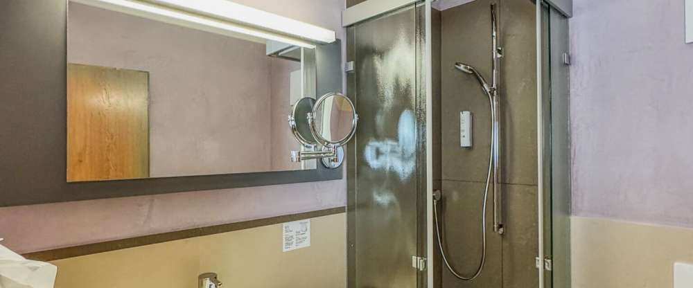 Flair Hotel Zum Schwarzen Reiter - Badezimmer