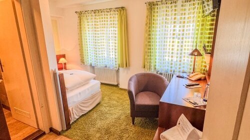 Flair Hotel Zum Schwarzen Reiter - Zimmer