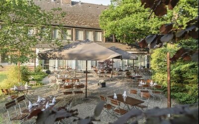 Flair Hotel zur Eiche - Terrasse und Eichengarten