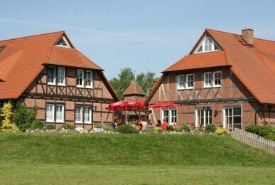 Flair Seehotel Zielow - Hotel-Außenansicht, Quelle: Flair Seehotel Zielow 