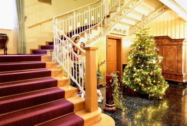 Foyer Weihnachtsbaum, Quelle: Hotel Alexandra