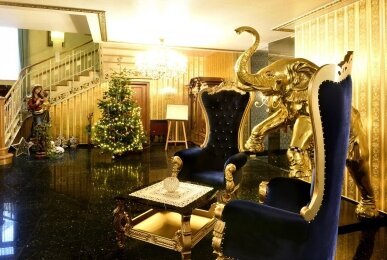 Foyer Weihnachtsbaum, Quelle: Hotel Alexandra