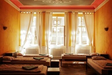 Frauen-Schlafsaal mit eigenem Bad, Quelle: Charles Bridge Hostel and Apartments