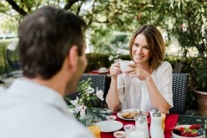 Frühstück auf der Gartenterrasse