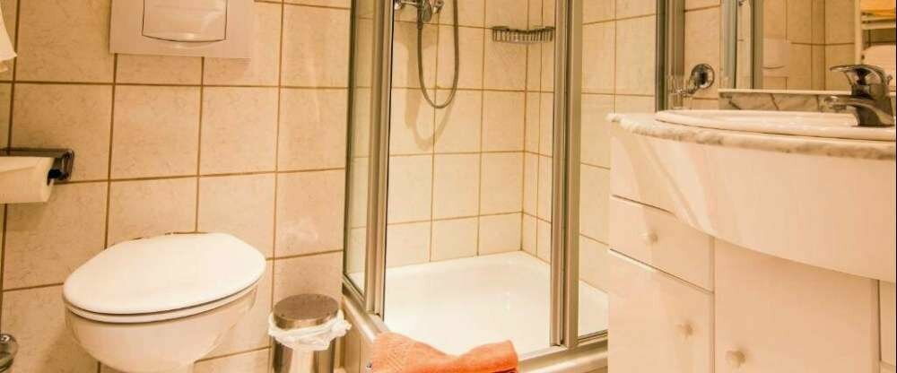 Garni Hotel & Ferienwohnungen Seeschlößchen - Badezimmer