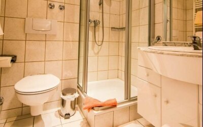 Garni Hotel & Ferienwohnungen Seeschlößchen - Badezimmer