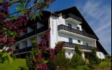 Garni Hotel & Ferienwohnungen Seeschlößchen - Hotel-Außenansicht