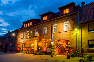 Gasthaus & Hotel Drei Lilien - Hotel-Außenansicht