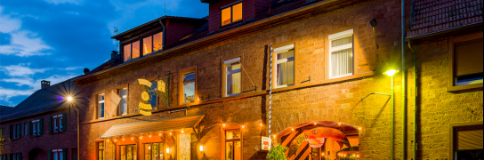 Gasthaus & Hotel Drei Lilien - Hotel-Außenansicht, Quelle: Gasthaus & Hotel Drei Lilien