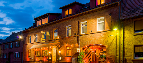 Gasthaus & Hotel Drei Lilien - Hotel-Außenansicht, Quelle: Gasthaus & Hotel Drei Lilien