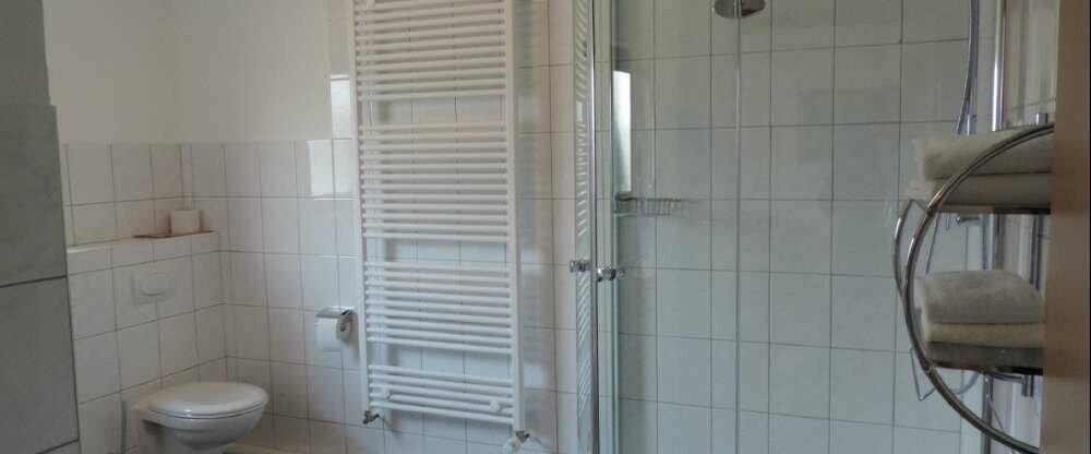 Badezimmer im Gasthaus Weber am Nürburgring