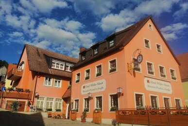 Gasthof-Pension Wilder Mann - Hotel-Außenansicht, Quelle: Hotel Wilder Mann