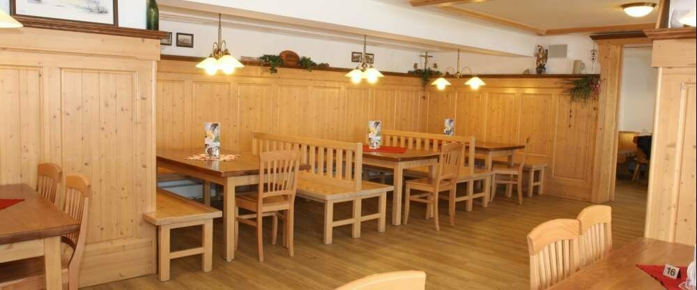 Gastraum im Arberschutzhaus