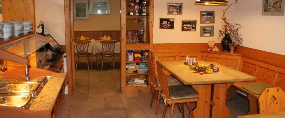 Machen Sie es sich in unserer Gaststube bequem und lassen sich von Küche und Service verwöhnen.