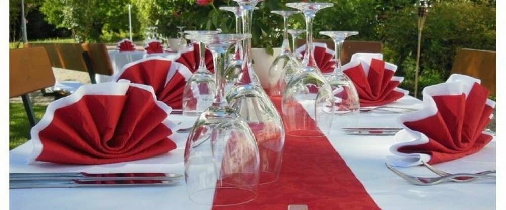 Auch im Garten lässt sich eine Feier hübsch gestalten!