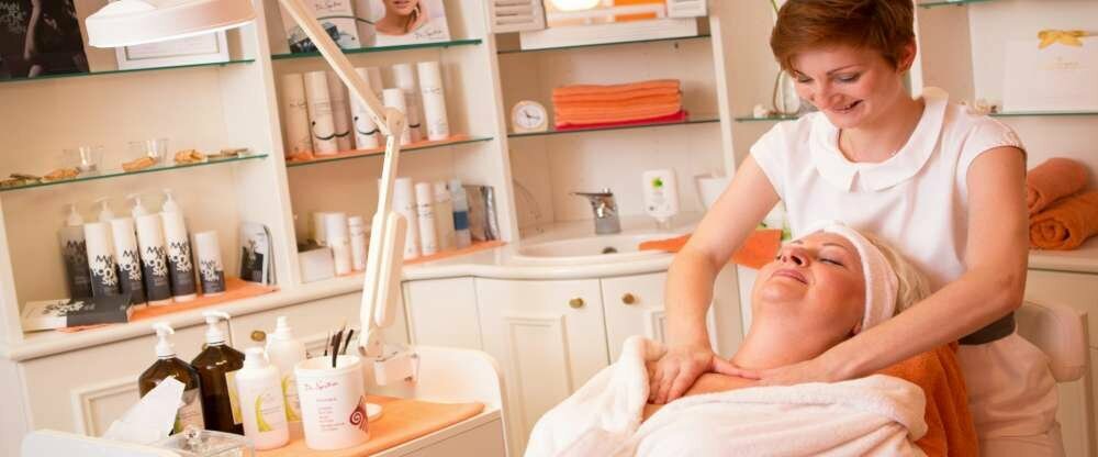 Gesichtbehandlung
