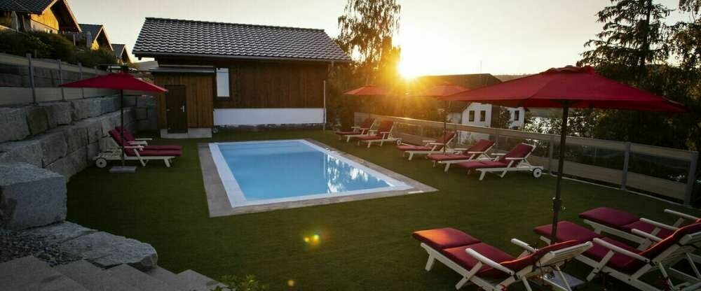 Göbel·s Seehotel Diemelsee - Außenpool Chalet Park