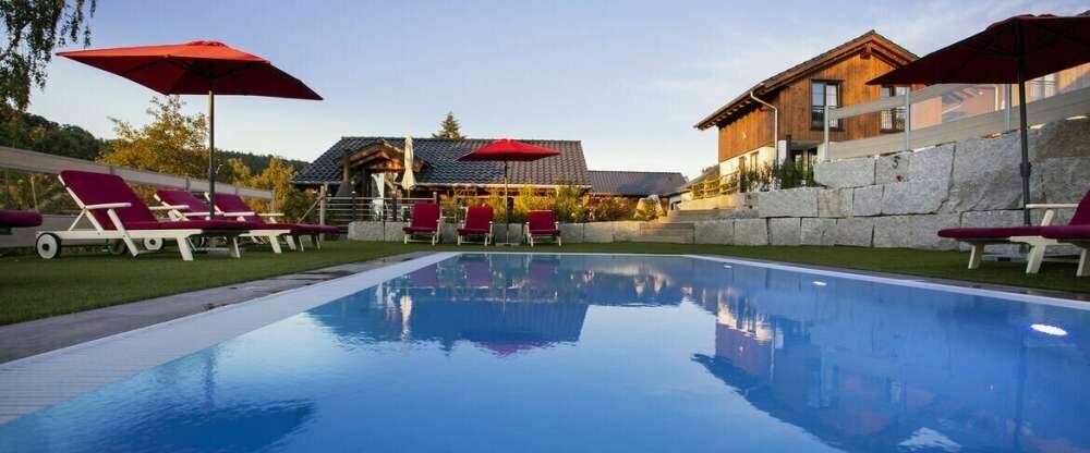 Göbel·s Seehotel Diemelsee - Außenpool Chalet Park