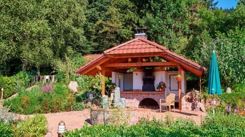 Brotbackhäusle im Kräutergarten San Damiano