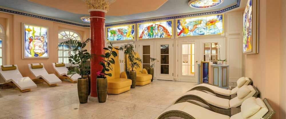 Häcker`s Grandhotel - Wellnessbereich