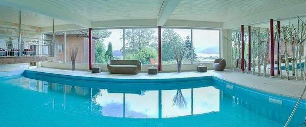 Schwimmbad im Wellness Hotel Bergruh