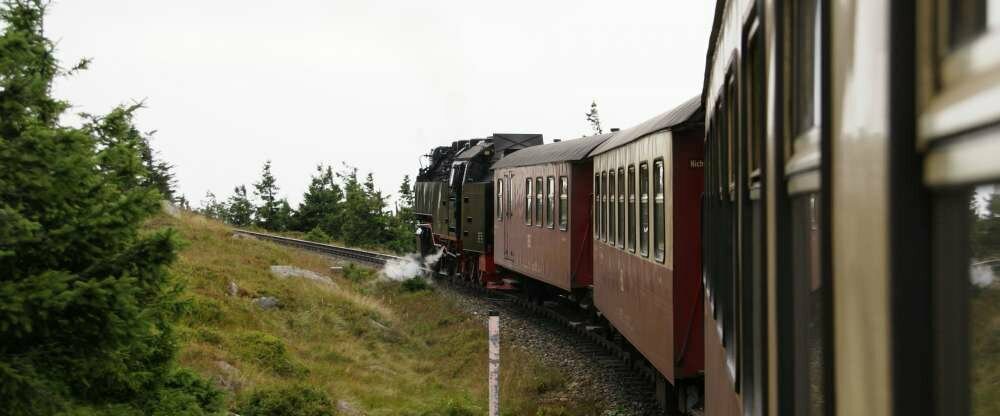 Harzer Schmalspurbahn mit Dampflok zum Brocken 