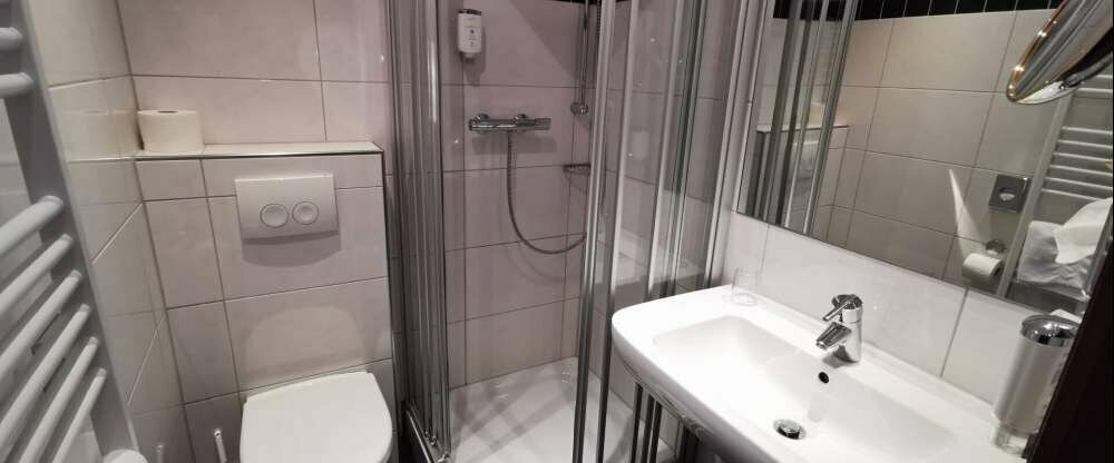 Heidehotel Soltauer Hof - Badezimmer