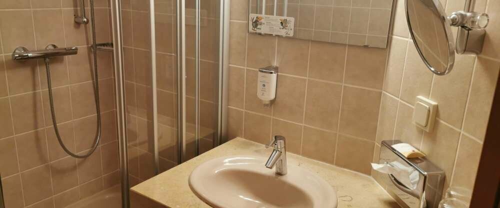 Heidehotel Soltauer Hof - Badezimmer