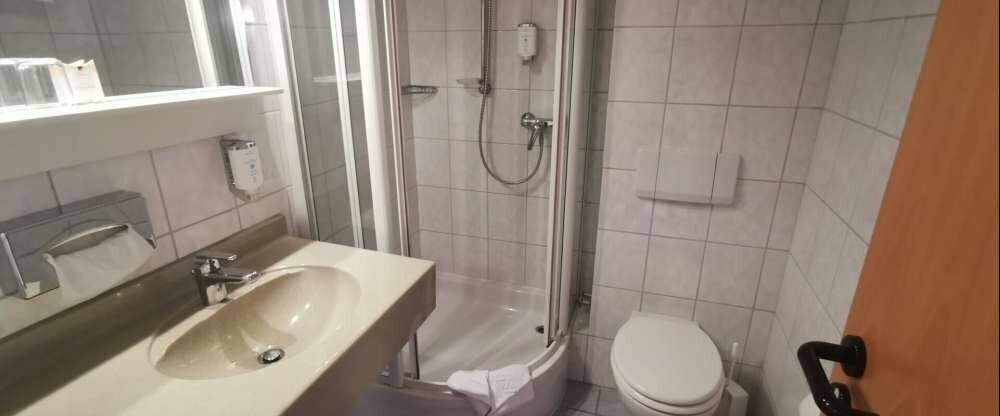 Heidehotel Soltauer Hof - Badezimmer