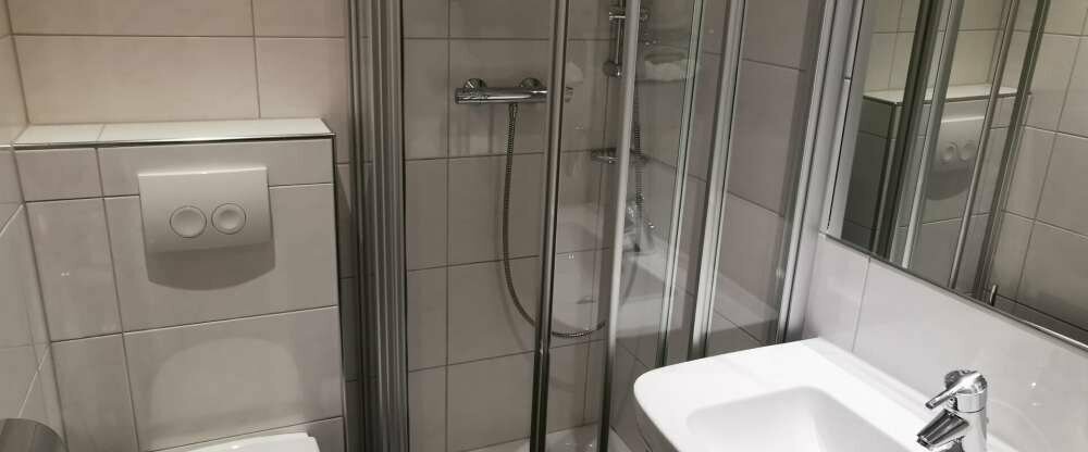 Heidehotel Soltauer Hof - Badezimmer