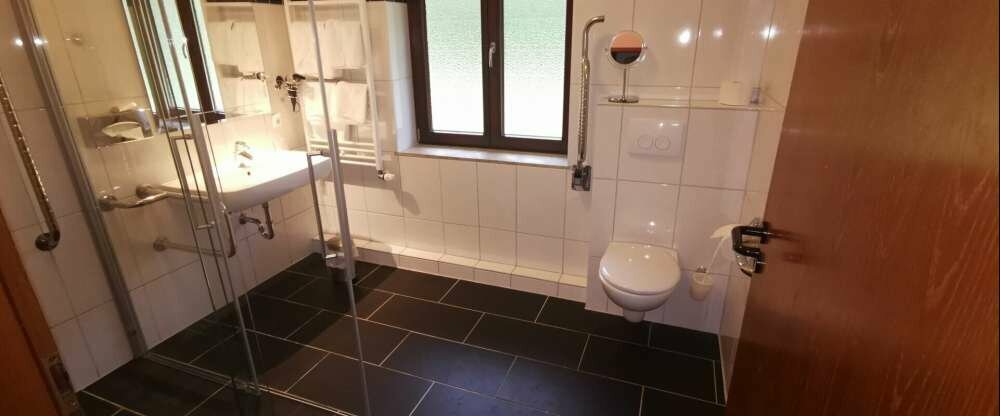 Heidehotel Soltauer Hof - Badezimmer