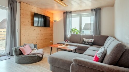 Exklusive 5-Sterne-Ferienwohnung für bis zu 6 Personen mit traumhafter Dachterrasse

Erleben Sie Urlaub auf höchstem Niveau in der ca. 92 m² großen, urig-gemütlichen Ferienwohnung – perfekt für bis zu 6 Personen. Die geschmackvoll eingerichteten Räume v