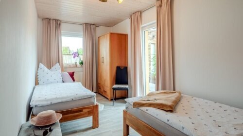 Exklusive 5-Sterne-Ferienwohnung für bis zu 6 Personen mit traumhafter Dachterrasse

Erleben Sie Urlaub auf höchstem Niveau in der ca. 92 m² großen, urig-gemütlichen Ferienwohnung – perfekt für bis zu 6 Personen. Die geschmackvoll eingerichteten Räume v