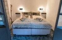 Das Apartment Himmelreich ist das Ergebnis aller vorherigen : hier hat das Hotelteam alle seine Erfahrungen ( und Fehler ! ) versucht zu korrigieren. Herausgekommen ist ein umwerfendes Apartment im Loft Stil mit Whirlpool, 1 x abgetrennten Schlafraum für 