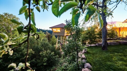 Eine einzigartige Sauna auf einem neun Meter hohen Turm mit traumhaftem Blick über den Schwarzwald. Täglich ab 8.00 - 19.00 Uhr für Sie geheizt! 