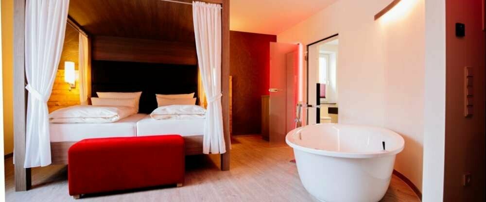 Diese Junior Suite verfügt über einen Flachbild-Kabel-TV und ein eigenes Bad. 