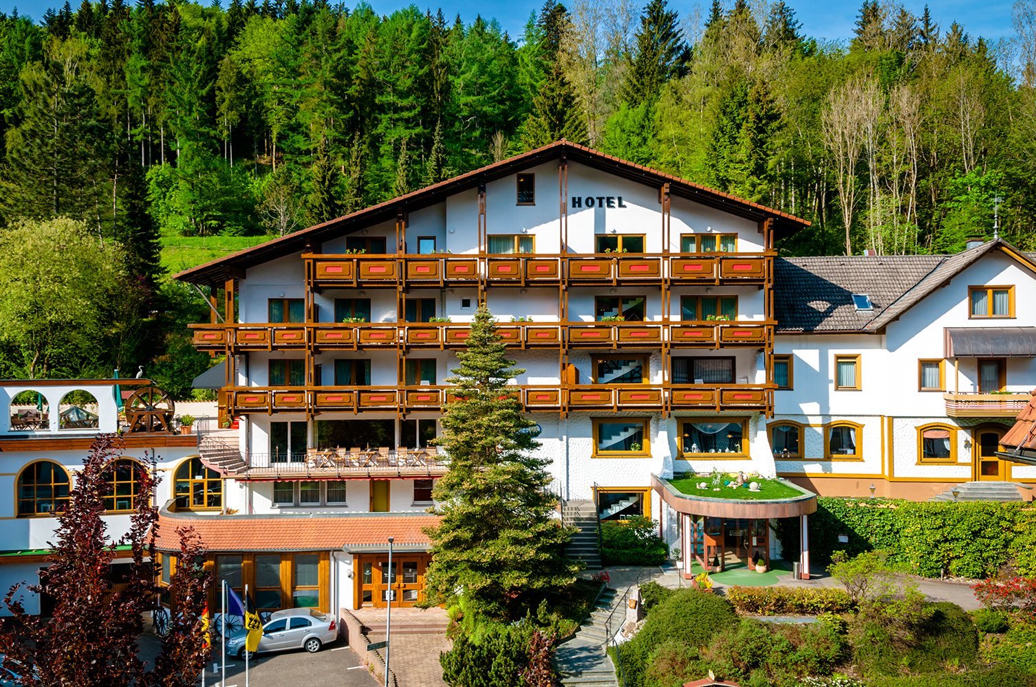 Solo-Alltagsrast® in Holzschuhs Schwarzwaldhotel (2 Nächte) – Holzschuhs Schwarzwaldhotel (4 Sterne) in Baiersbronn, Baden-Württemberg inkl. Halbpension