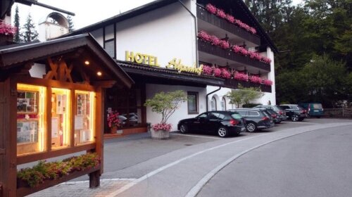 Hotel Alpenhof - Hotel-Außenansicht