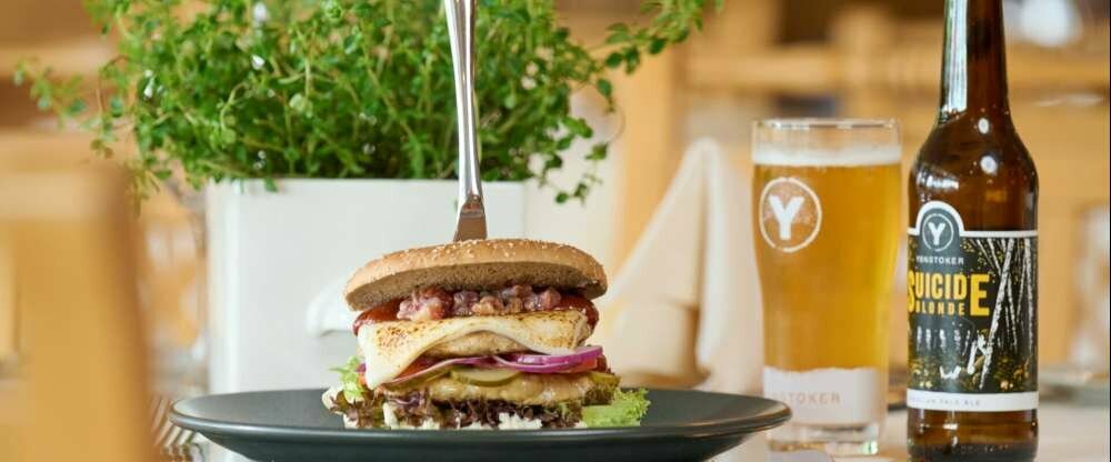 RLB84-Burger mit Vollkorn-Bun, Putenfleisch, Whiskey-Mayonnaise