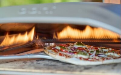 60-Sekunden Pizza - frisch zubereitet im Ooni Pizzaofen