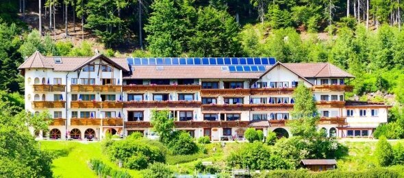 Hotel Außenansicht, Quelle: Landhotel Basler Hof am Schlosswald