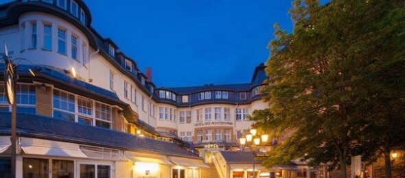 Hotel Bei Nacht, Quelle: Der Achtermann