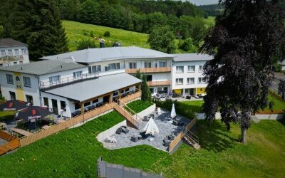 Hotel Berghof Wasserkuppe & Gästehaus Fuldaquelle  - Hotel-Außenansicht