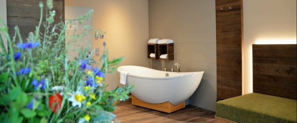 Deluxe-Zimmer mit Sitzecke, Badewanne und Balkon/Terrase