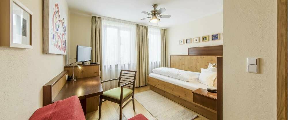 Ein Einzelzimmer der Kategorie Komfort