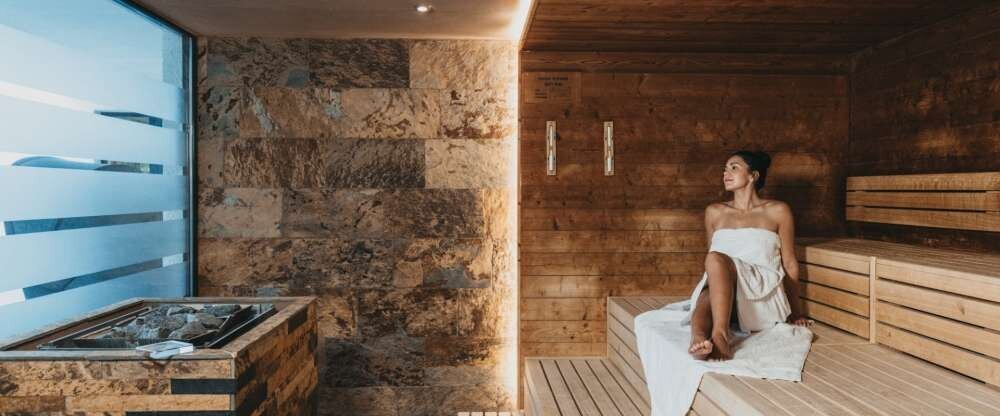 Finnische Natursteinsauna